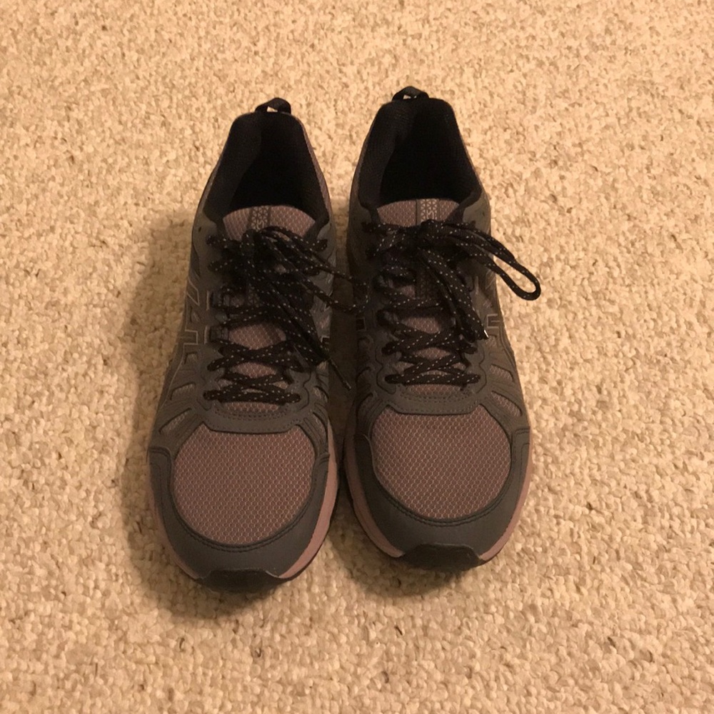 Women’s ASICS gel venture 7 size 10